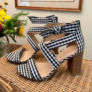 LC Lauren Conrad Gingham Black and White block Heels with bow